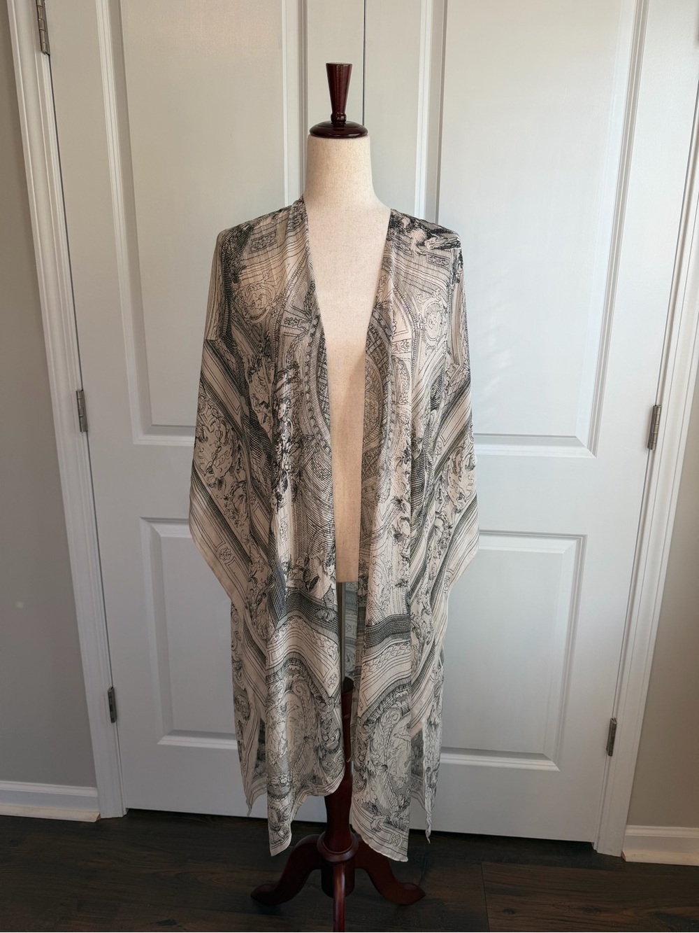 One Hundred Stars Women’s Cherub Natural Grande Kimono NWT